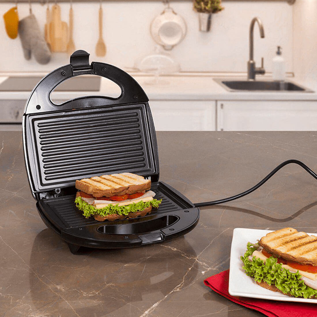 Kit Cozinha Mondial Snack Fast com Sanduicheira Grill e Espremedor S12 E04